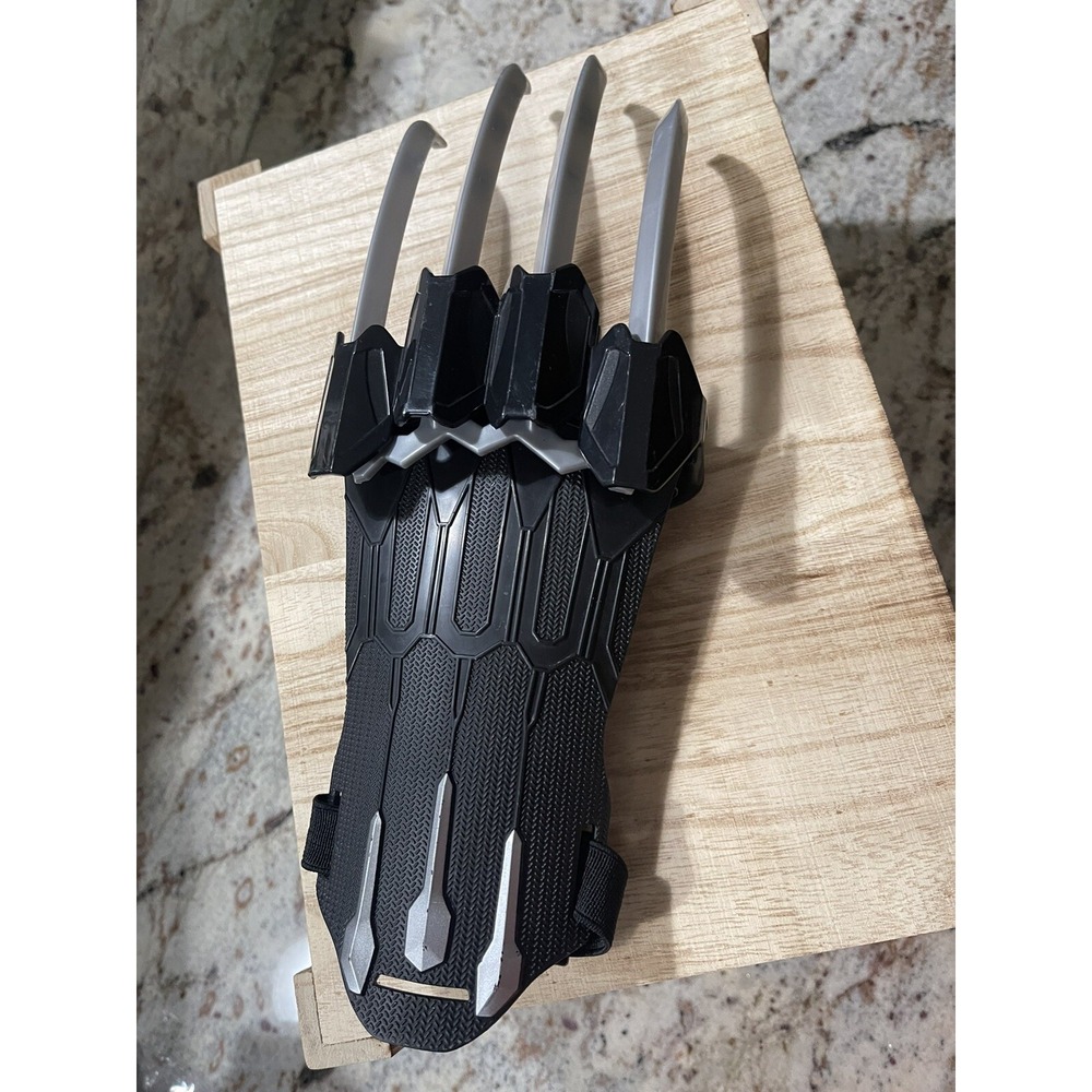 Marvel Black Panter Slash Claw Legacy  Collection Retractable  Toy 2017 ~Hasbro